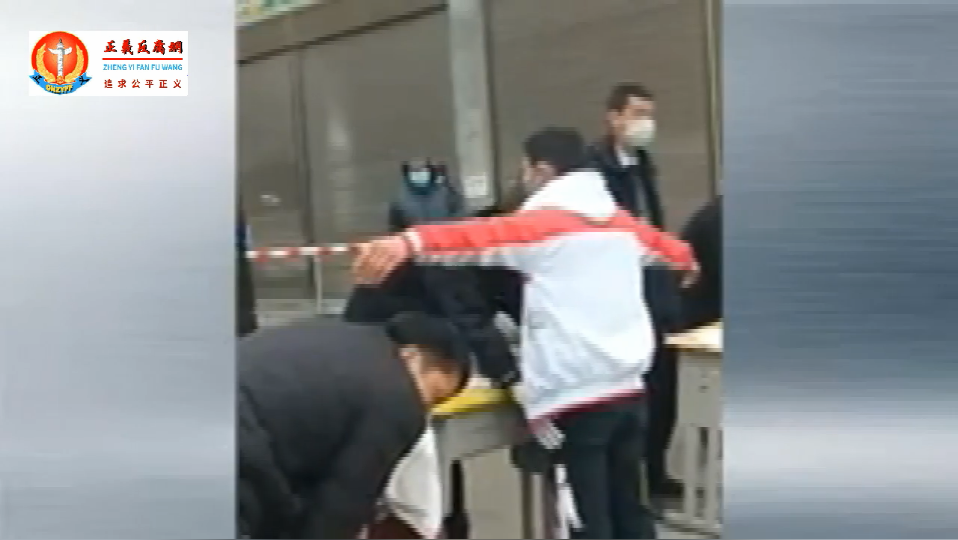 贵州毕节开学 学生入学被搜身.png 贵州毕节开学 学生入学被搜身.png