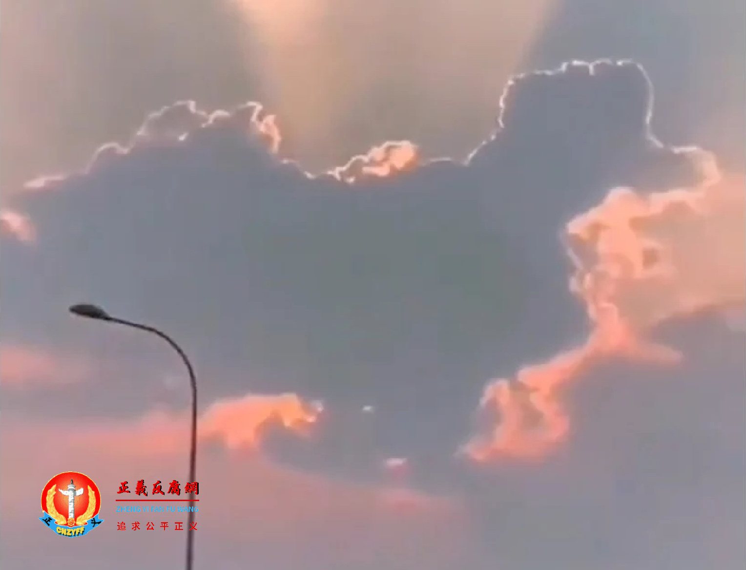 宁波天空出现中国地图云.png 宁波天空出现中国地图云.png