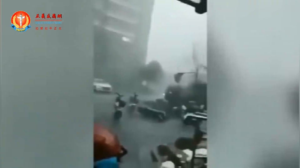 2021年7月8日,上海突然暗下来,白天如黑夜,随后下起了暴雨。.png 2021年7月8日,上海突然暗下来,白天如黑夜,随后下起了暴雨。.png